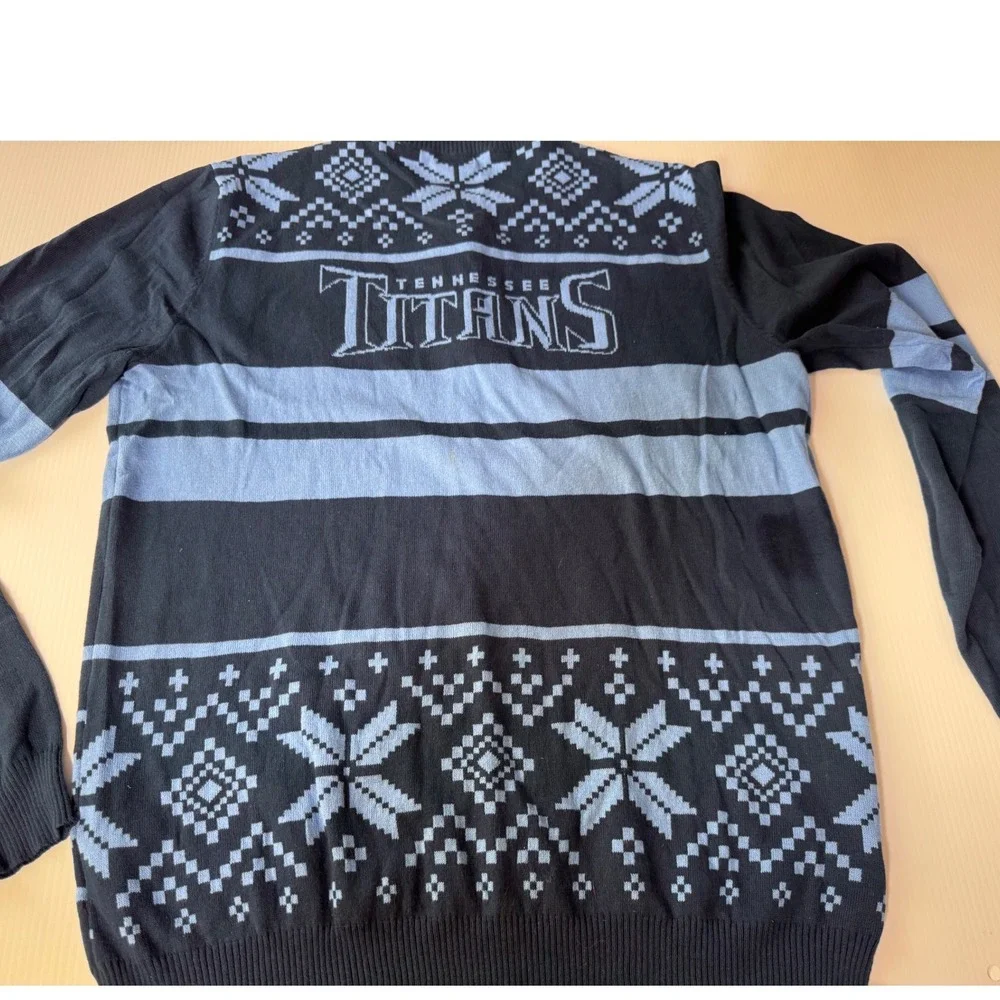 NFL Team Apparel Tennessee Titans Light Up Holiday Sweater Mens Large Navy Blue
